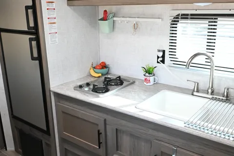 Modern Camper with Plentiful Amenities