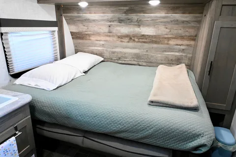Modern Camper with Plentiful Amenities