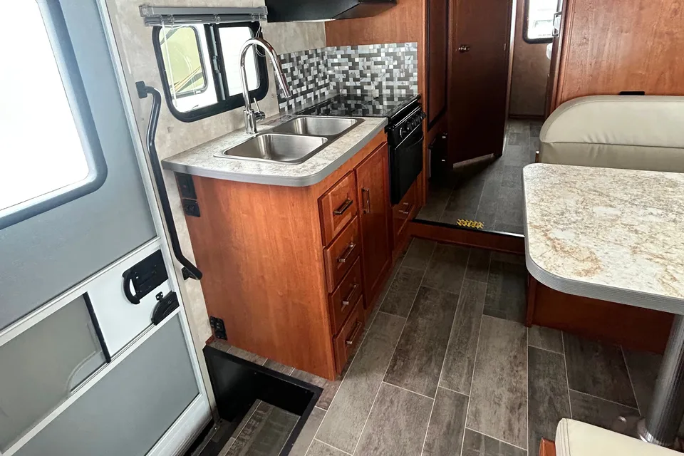 Colleen's Minnie Winnie Winnebago Class C