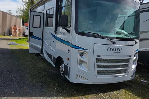 Diyar's Coachmen pursuit-31b Class A