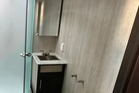 Leon’s 2023 OFF GRID LE GRANDE caravan