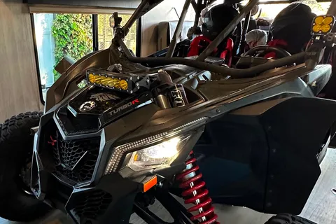 Leon’s 2023 OFF GRID LE GRANDE caravan