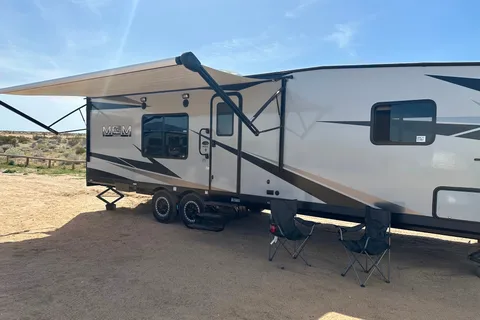 Leon’s 2023 OFF GRID LE GRANDE caravan