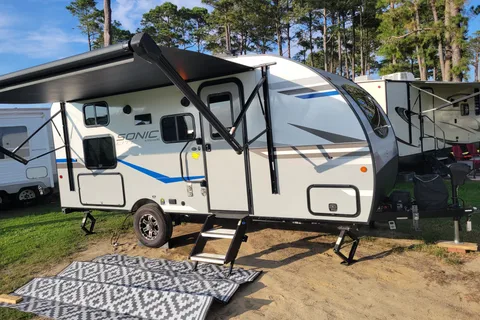 Ethan's Venture Sonic lite Travel Trailer