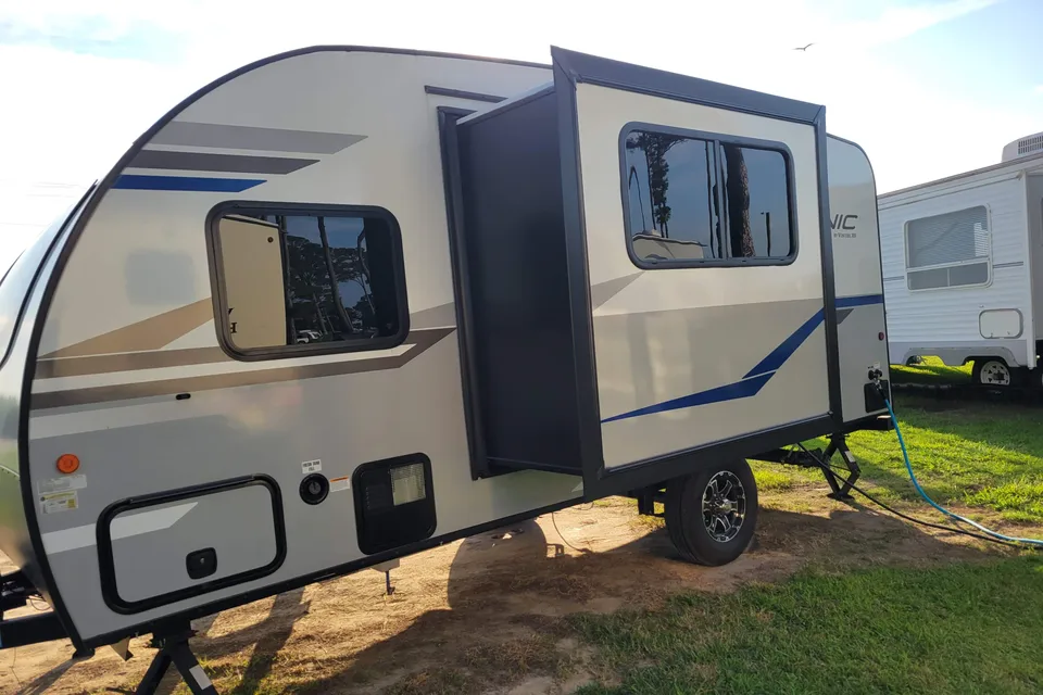 Ethan's Venture Sonic lite Travel Trailer
