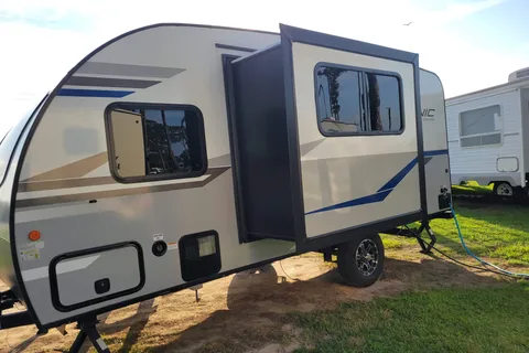 Ethan's Venture Sonic lite Travel Trailer