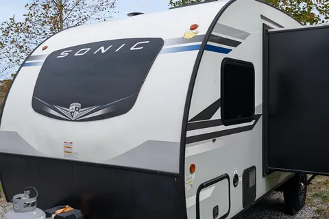 Ethan's Venture Sonic lite Travel Trailer