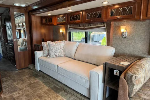 GAETAN Forest River 335DS Classe A
