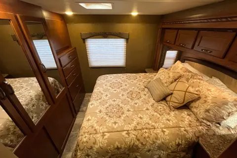 Solar, spacious and fully loaded!!