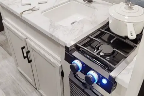 Classy, Clean, & New 2023 Comfort Trailer 