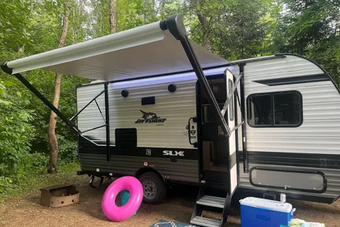 Classy, Clean, & New 2023 Comfort Trailer 