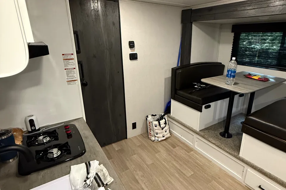 2021 Keystone Hideout - Perfect for Couples