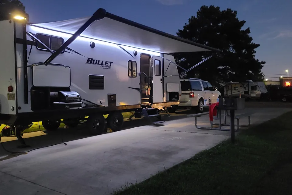 Crystal's Keystone 2430BH Travel Trailer