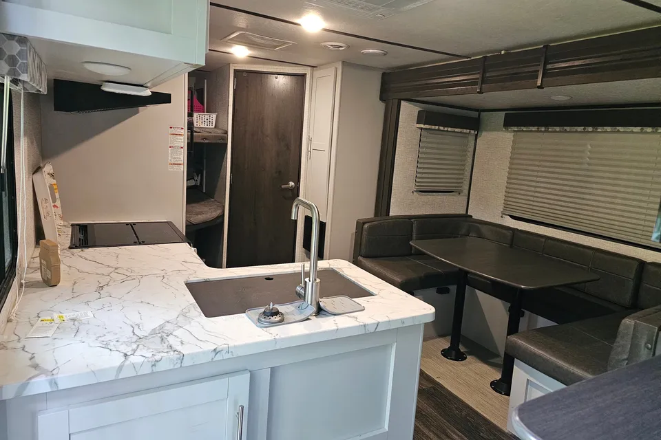 Crystal's Keystone 2430BH Travel Trailer