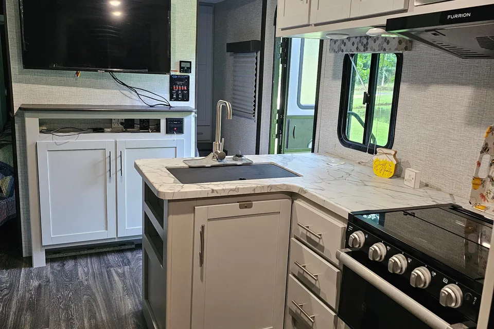 Crystal's Keystone 2430BH Travel Trailer
