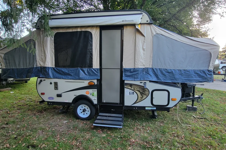 Johnny Z's Coachmen Clipper Sport Tent Trailer