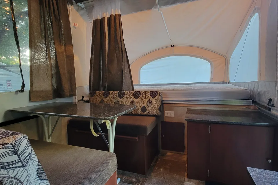 Johnny Z's Coachmen Clipper Sport Tent Trailer