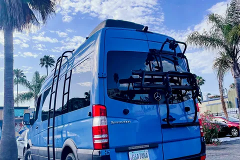 Murph the Smurf: PET FRIENDLY - Mercedes Sprinter Conversion