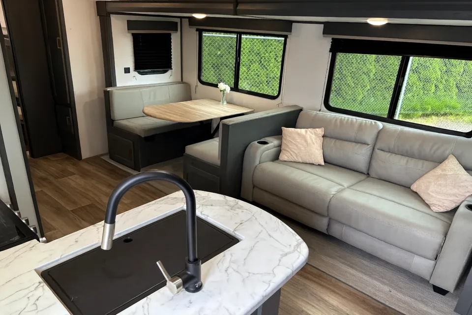The Glamper Camper