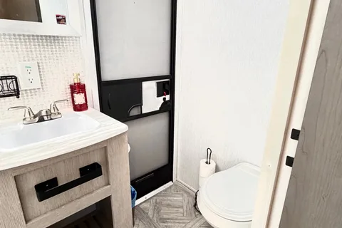 ☀️**Summer Special**CLEAN & Spacious Family Bunk House
