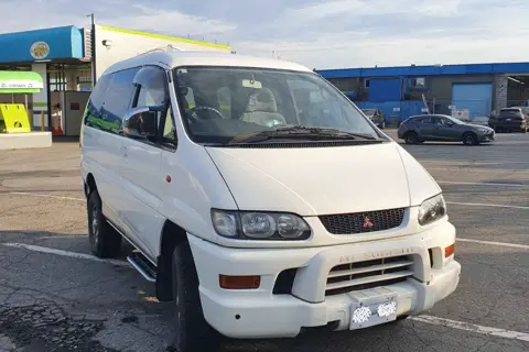 Erik's Mitsubishi Delica Chamonix Campervan