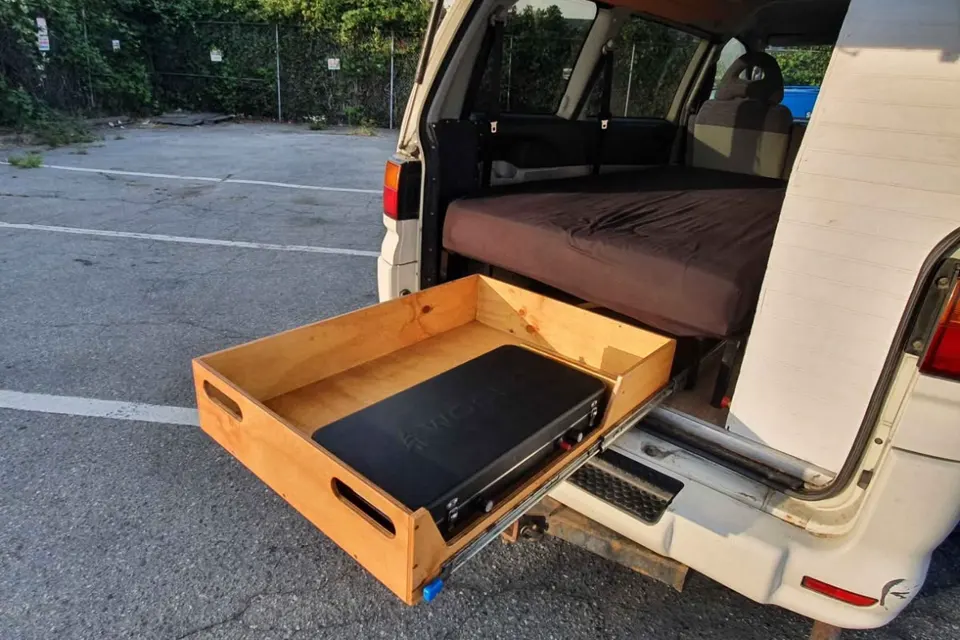 Erik's Mitsubishi Delica Chamonix Campervan