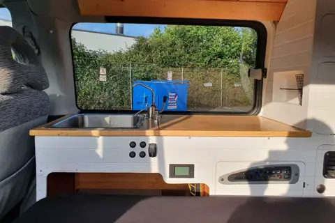 Erik's Mitsubishi Delica Chamonix Campervan