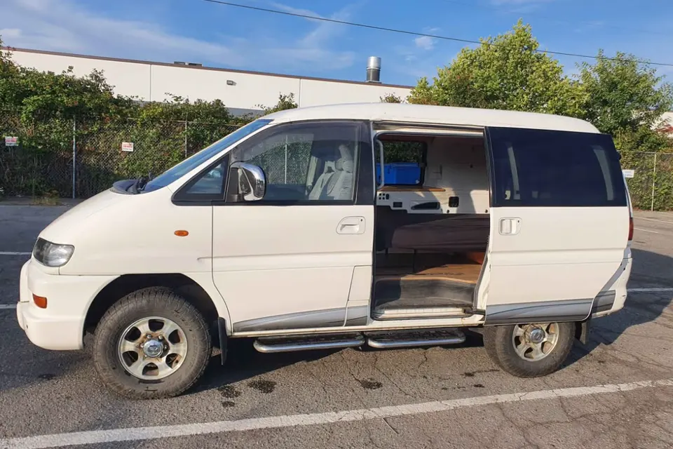 Erik's Mitsubishi Delica Chamonix Campervan