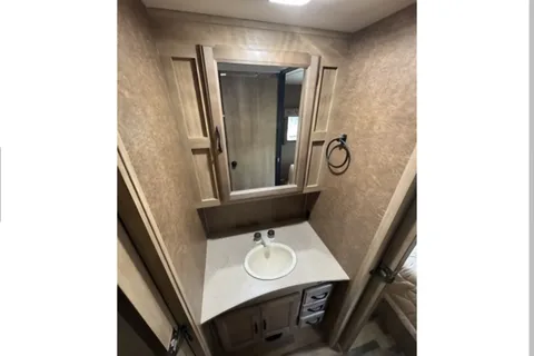 "Willow" Coachman Freelander 29KS Anniversary Edition Class C