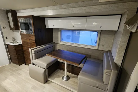 gerardo's Winnebago 24j Class C