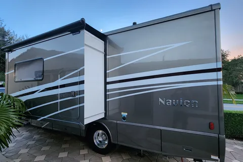 gerardo's Winnebago 24j Class C