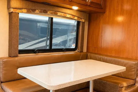 2018 Fleetwood Jamboree 30F with DL class C