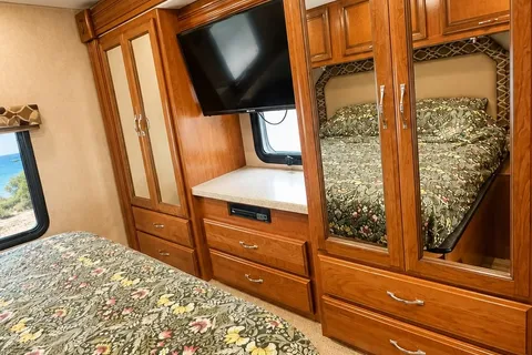 2018 Fleetwood Jamboree 30F with DL class C