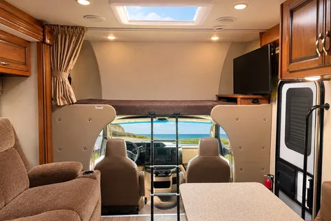 2018 Fleetwood Jamboree 30F with DL class C