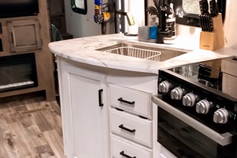 Matthew's Solar/Wifi SportTrek Travel Trailer