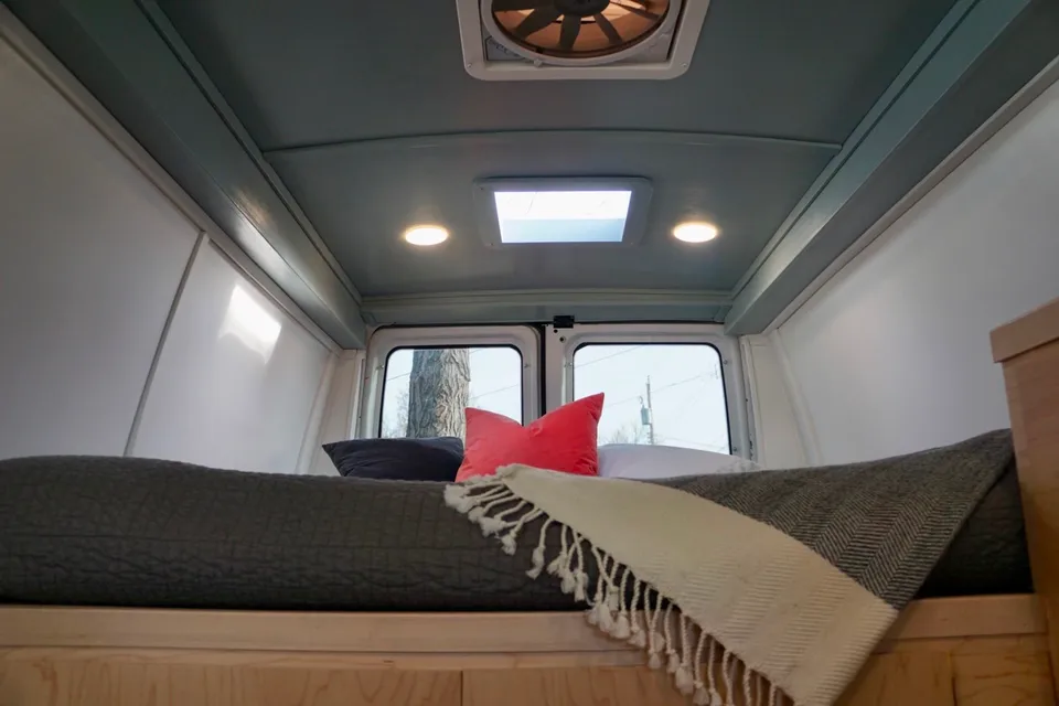 Cottonwood - Ford E-150 Campervan