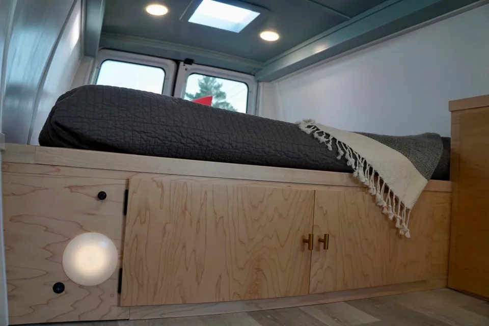 Cottonwood - Ford E-150 Campervan