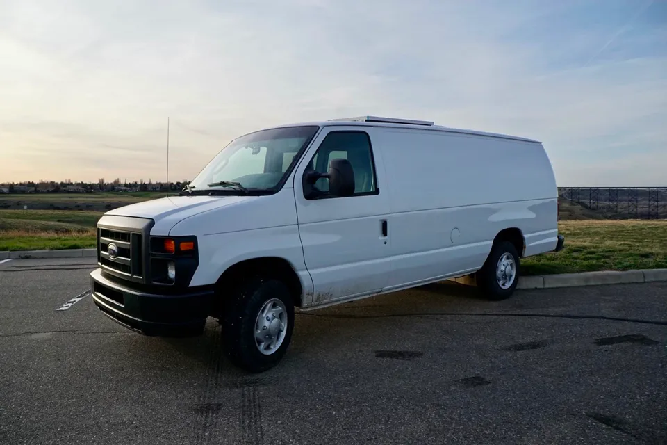 Cottonwood - Ford E-150 Campervan
