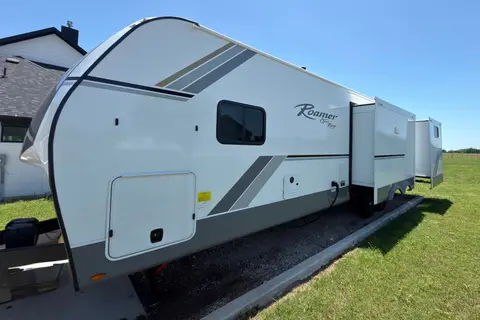 “The Yeehaw Basecamp" | 39-Ft Bunkhouse Sleeper | We Deliver & Set Up Everything!