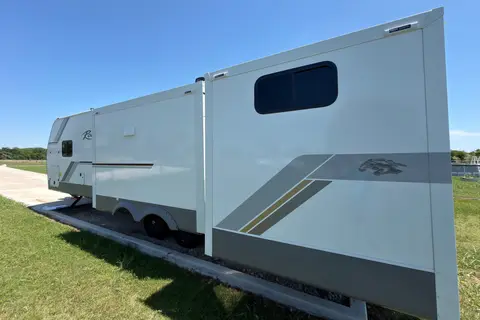 “The Yeehaw Basecamp" | 39-Ft Bunkhouse Sleeper | We Deliver & Set Up Everything!
