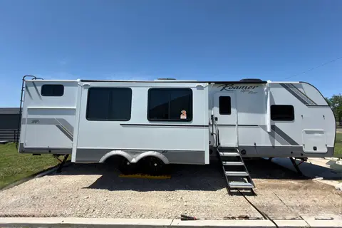 “The Yeehaw Basecamp" | 39-Ft Bunkhouse Sleeper | We Deliver & Set Up Everything!