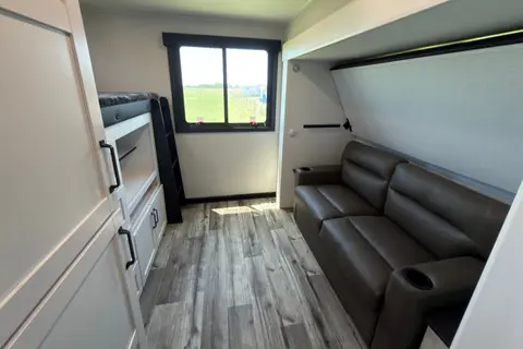 “The Yeehaw Basecamp" | 39-Ft Bunkhouse Sleeper | We Deliver & Set Up Everything!