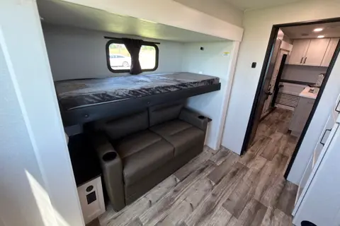 “The Yeehaw Basecamp" | 39-Ft Bunkhouse Sleeper | We Deliver & Set Up Everything!