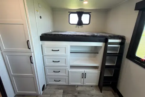 “The Yeehaw Basecamp" | 39-Ft Bunkhouse Sleeper | We Deliver & Set Up Everything!