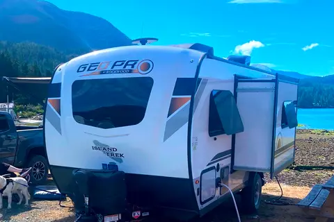 Pet friendly - On or off grid Geo pro Travel Trailer