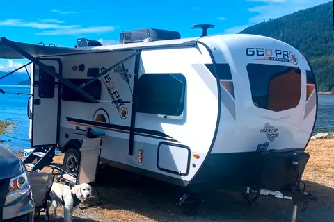 Pet friendly - On or off grid Geo pro Travel Trailer