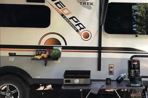 Pet friendly - On or off grid Geo pro Travel Trailer