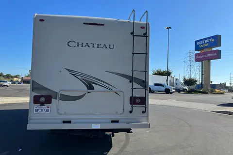 Sammy's Thor Motor Coach Chateau 28Z Class C