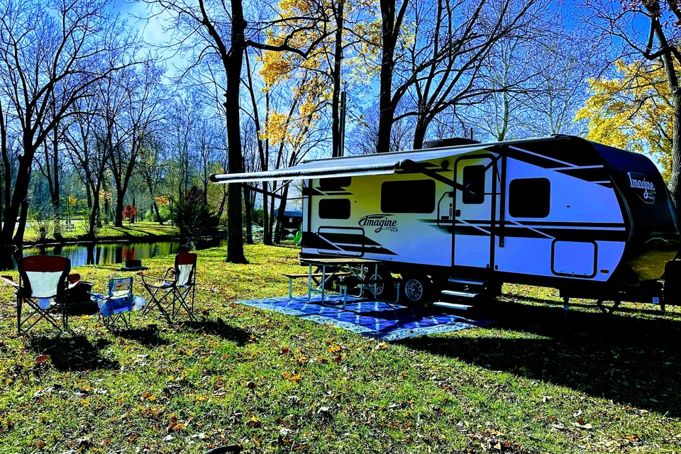 2021 Grand Design Imagine XLS 21BHE Travel Trailer