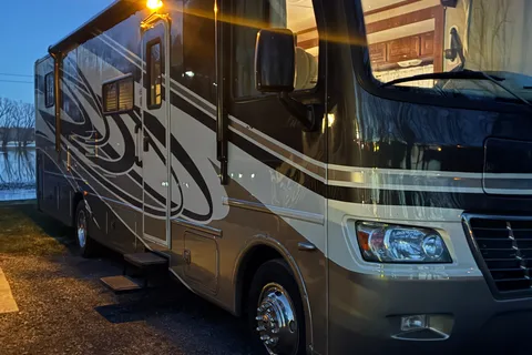 Holiday Rambler Aluma Lite 32 pieds Class